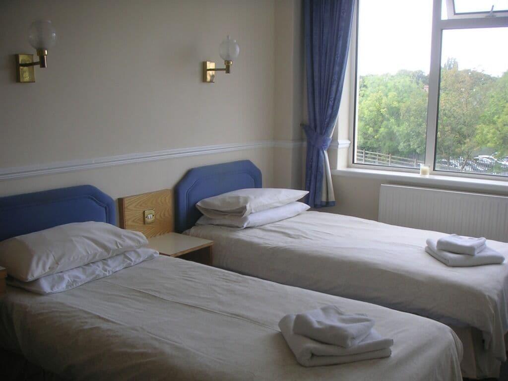 The Bridge Hotel Скънторп Екстериор снимка