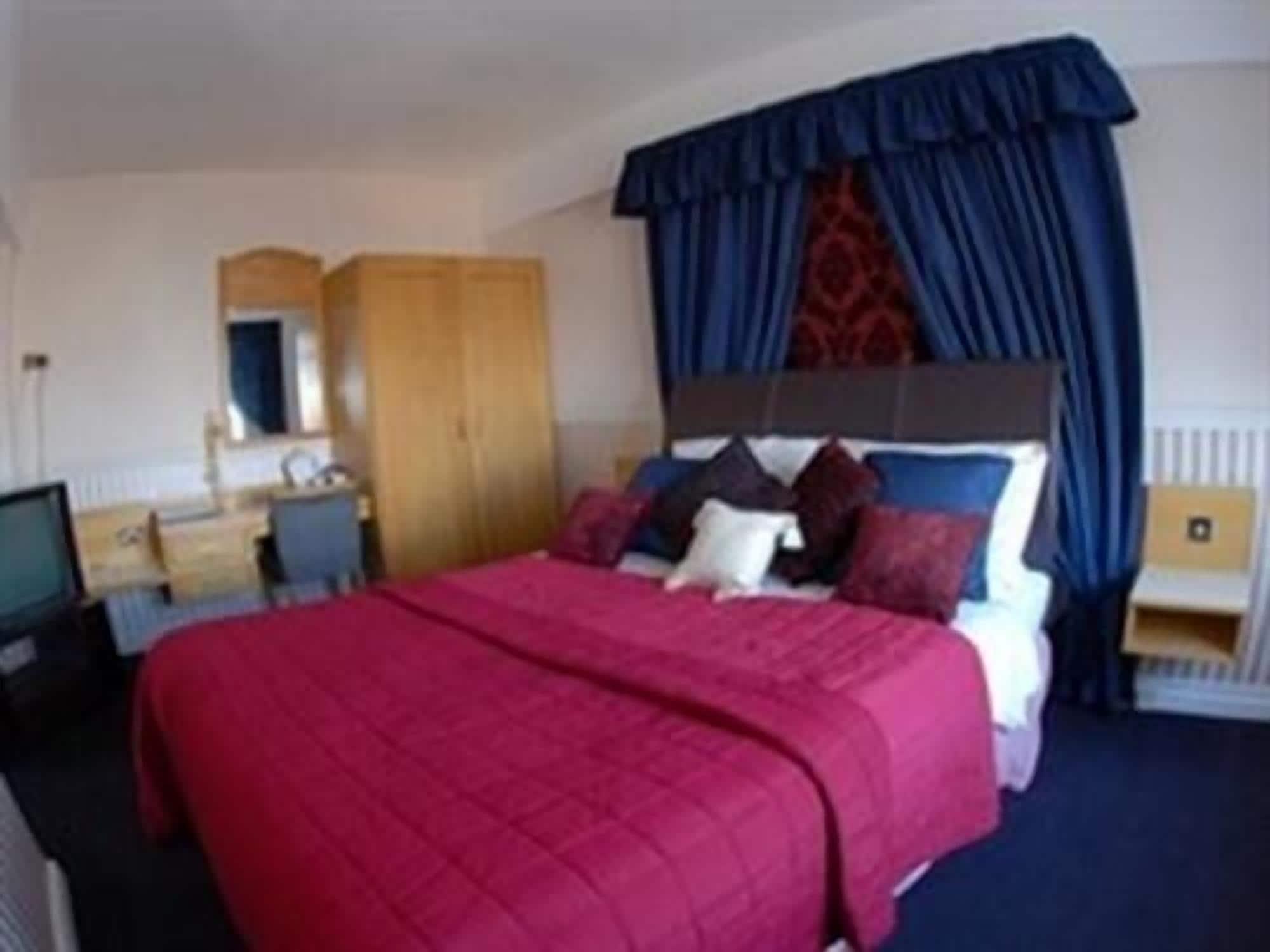 The Bridge Hotel Скънторп Екстериор снимка