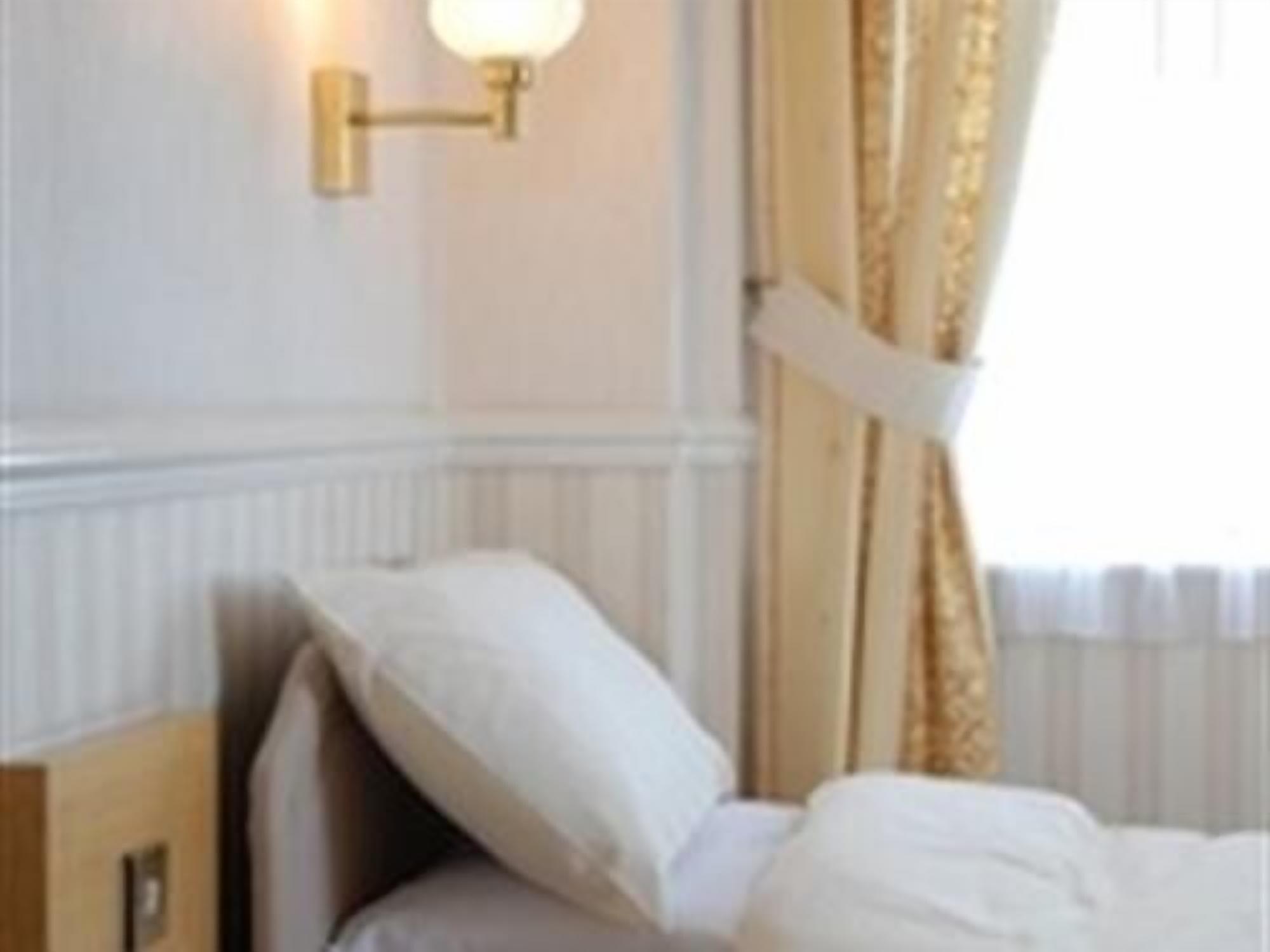 The Bridge Hotel Скънторп Екстериор снимка